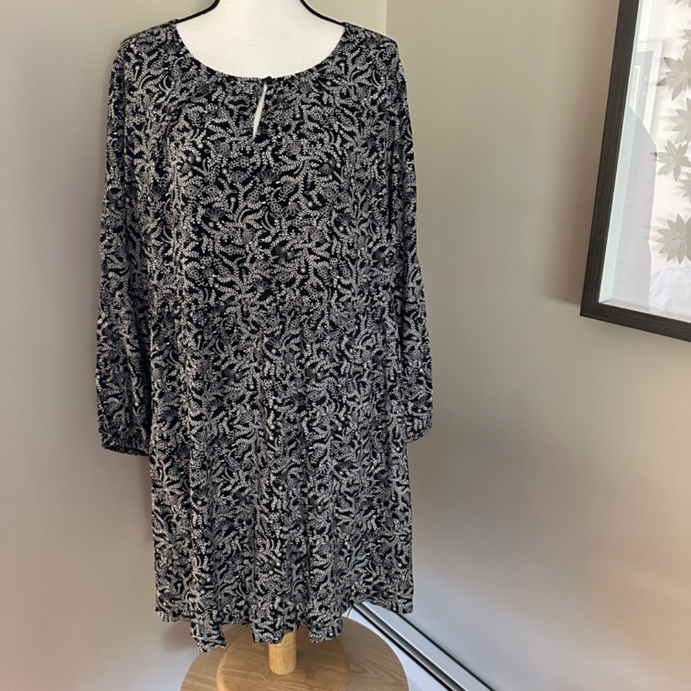 *OLD NAVY* Black x White Floral Long Sleeve Dress Size XL